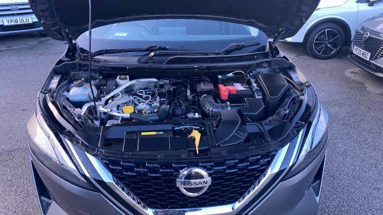 Nissan Qashqai 1.3 DiG-T MH Acenta Premium 5dr Petrol Hatchback